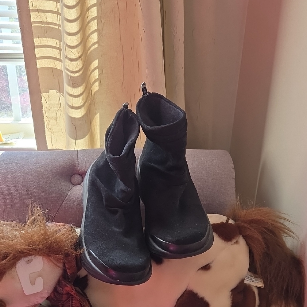 Bzees Black Ankle Booties